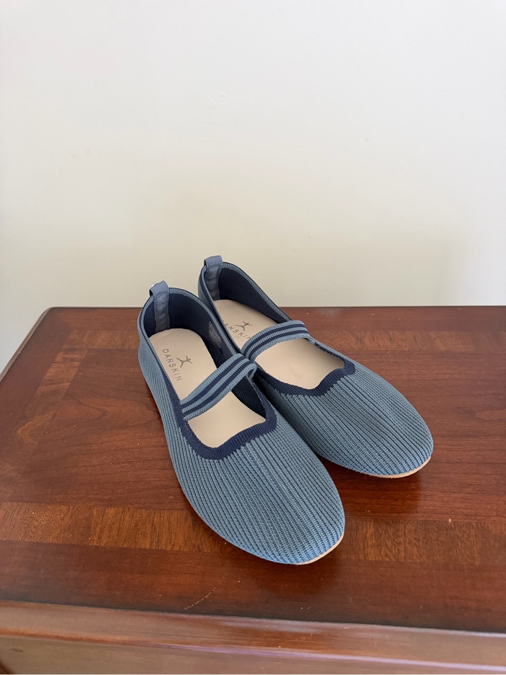 Danskin Blue Knit Mary Jane Flats with Navy Trim Size 8.5